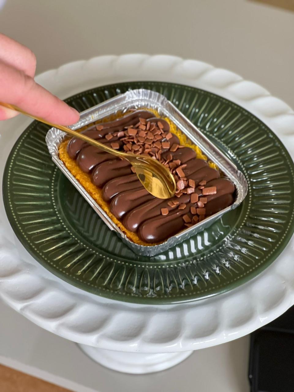 Marmitinha De Bolo De Cenoura Cobertura E Raspas De Chocolate