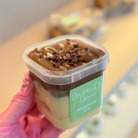 imagem de Bombom de uva no pote