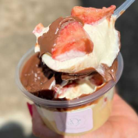 imagem de Bombom aberto de morango